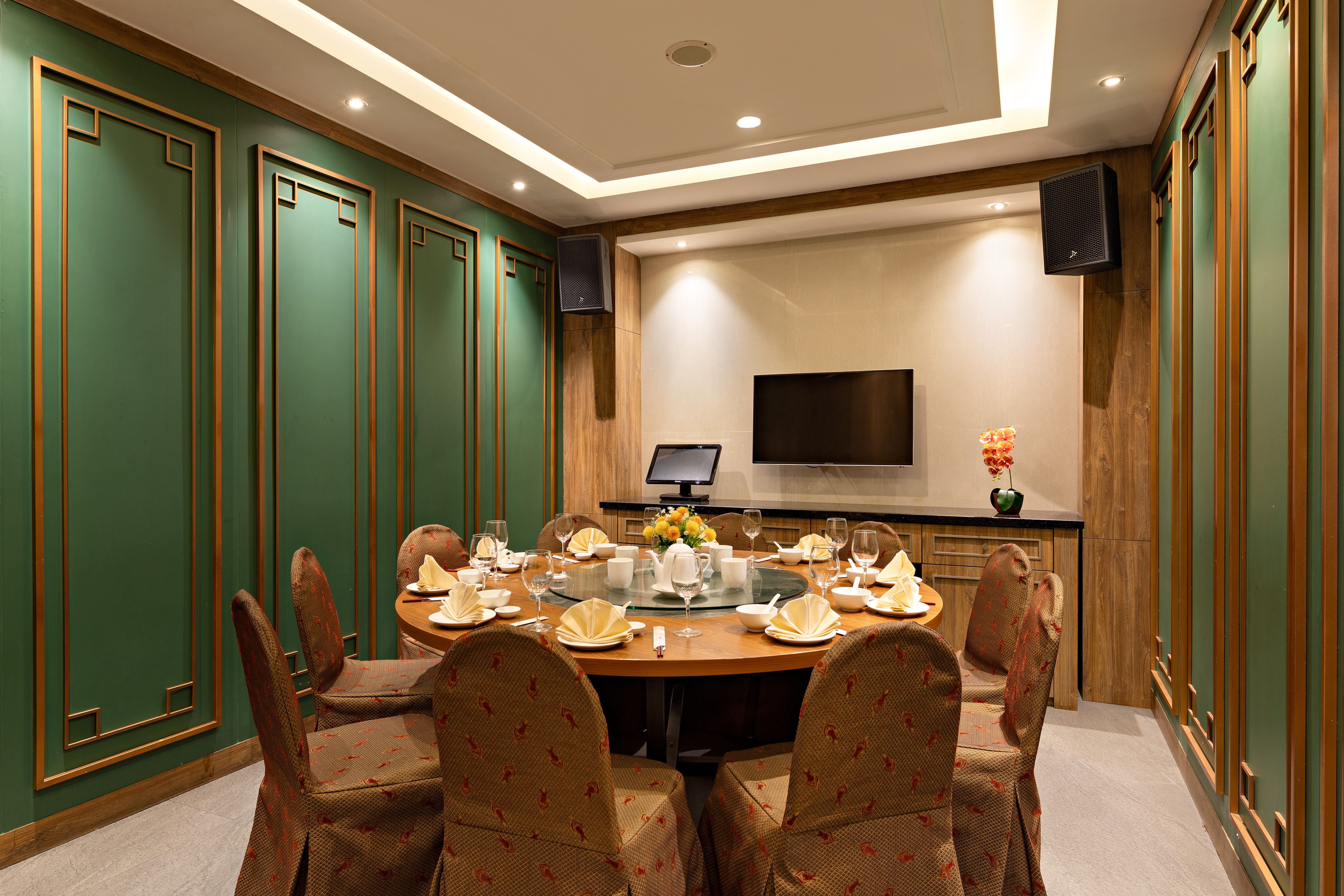 Angke VIP 6 ( 1 meja / 10 pax )