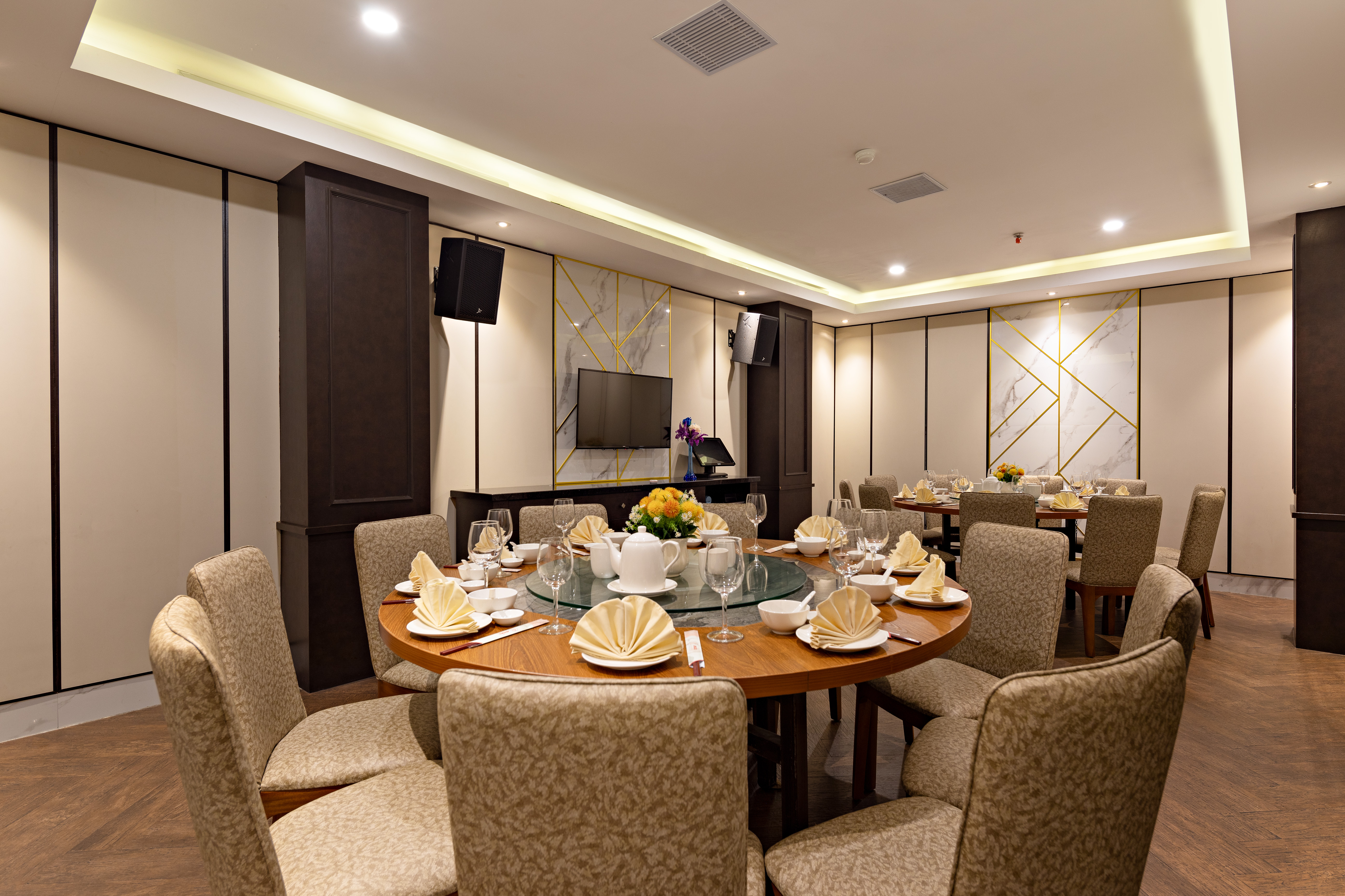 Angke VIP 12 ( 2 meja / 20 pax )