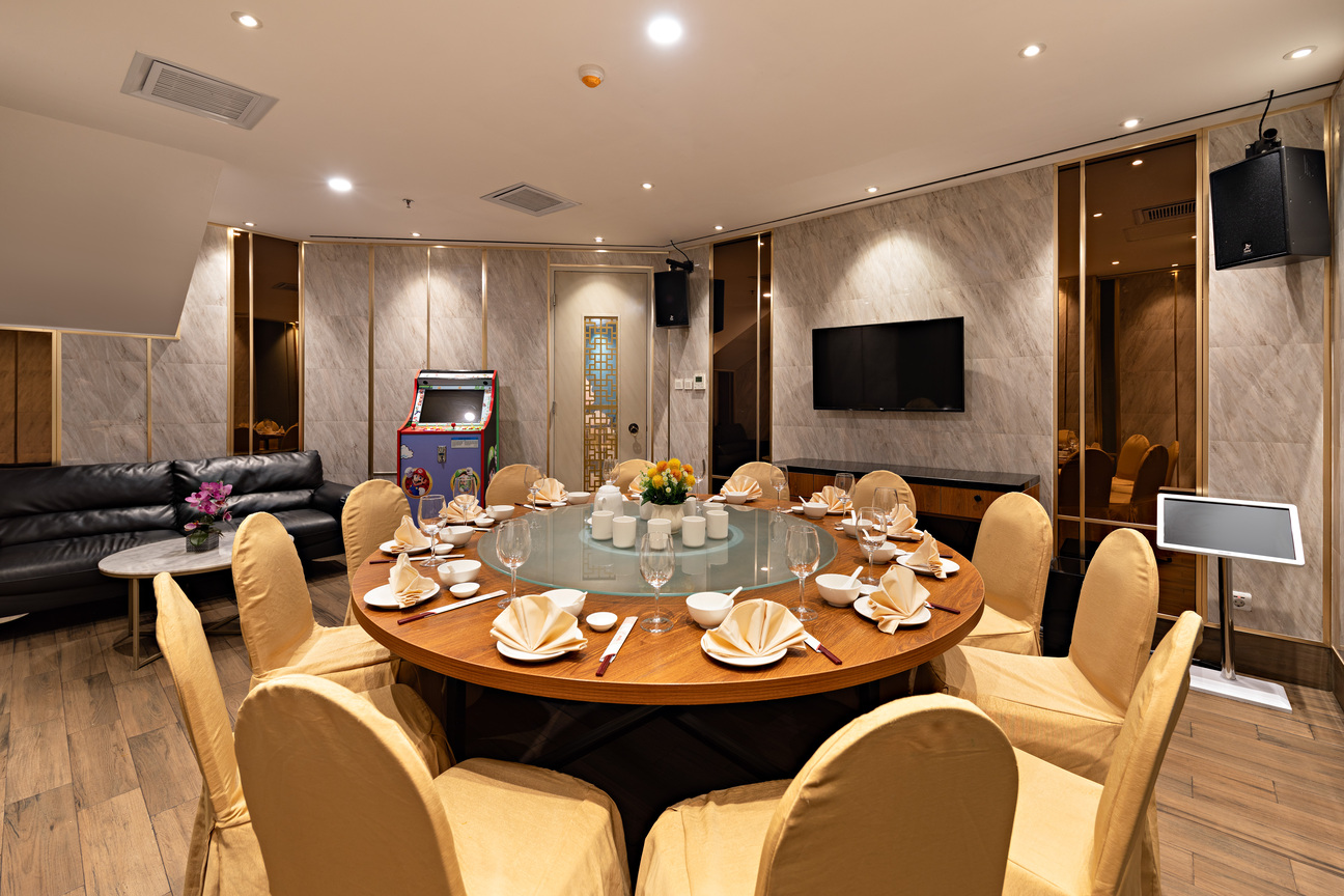 Angke VIP 1 ( 1 meja / 12 pax )