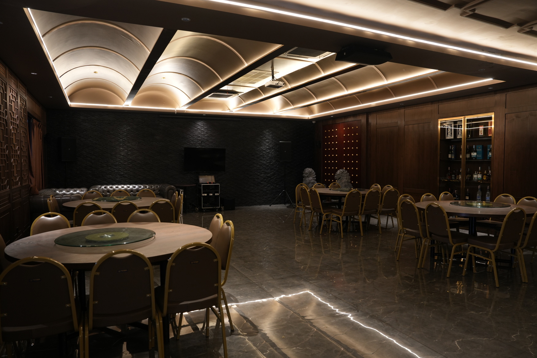 LOUNGE ( 10 meja / 100 pax ) Image