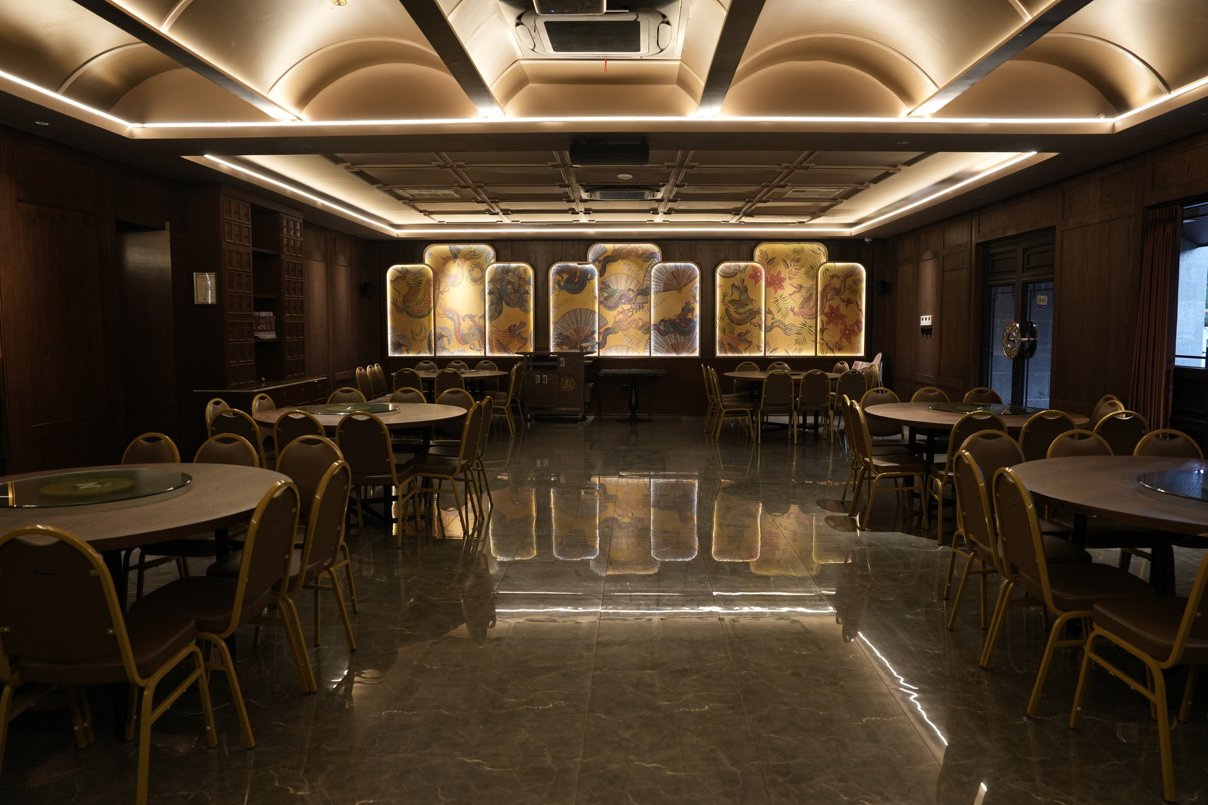 Angke LOUNGE ( 6 meja / 60 pax )