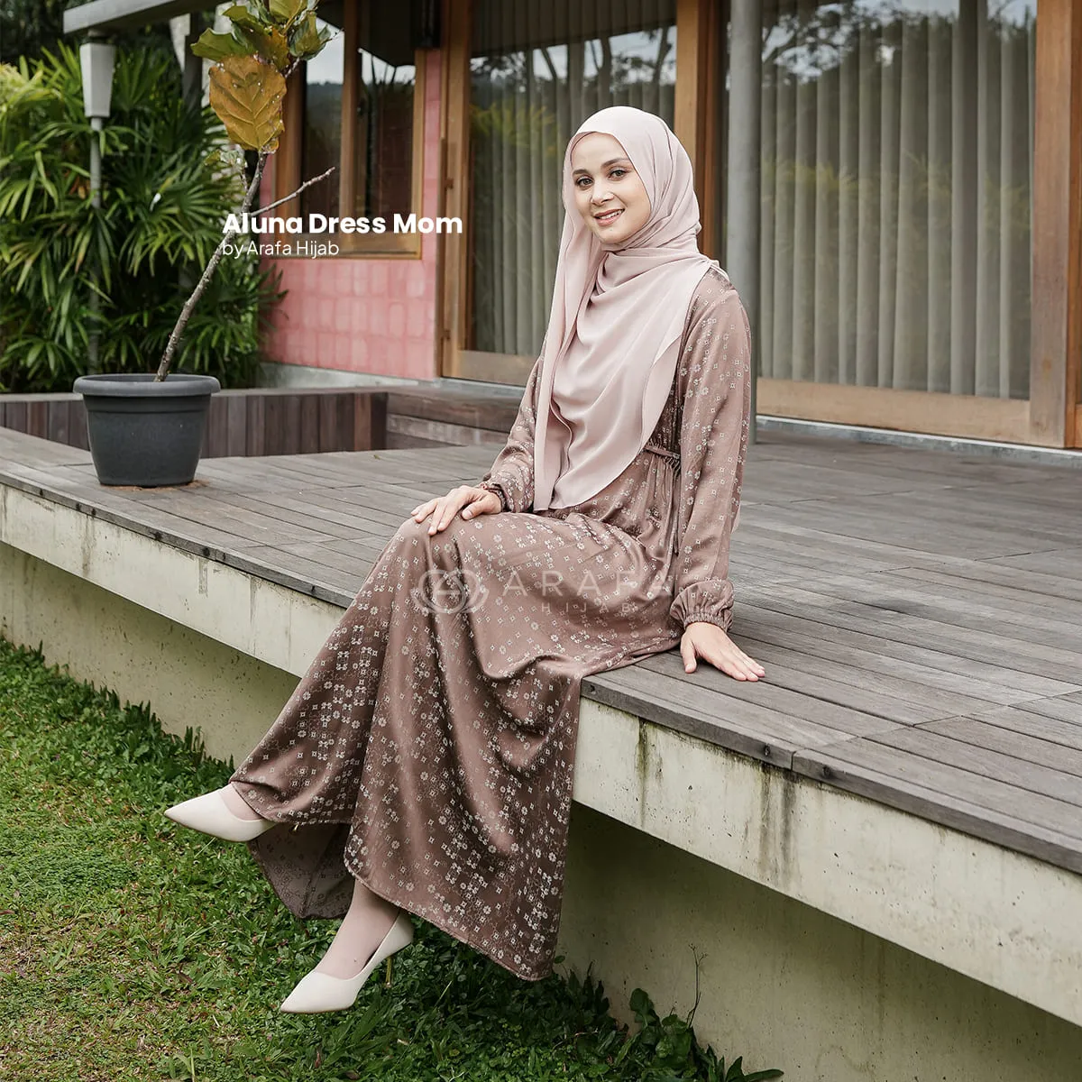 Aluna Dress Mom