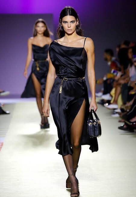 Contoh Undangan Fashion show