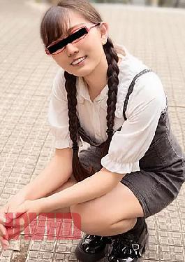 10musume 10-021426-01 A girl with red glasses who is also very interested in developing her buttocks