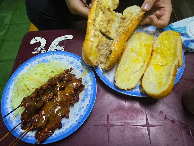 Bánh Mì Bò Nướng Bơ A Tùng