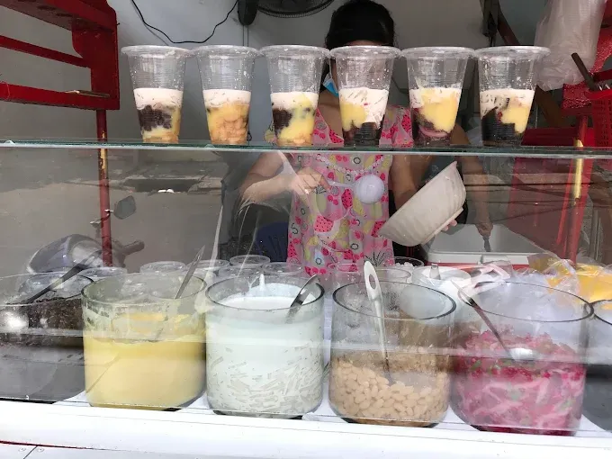 Chè 3 Màu Nguyễn Phi Khanh