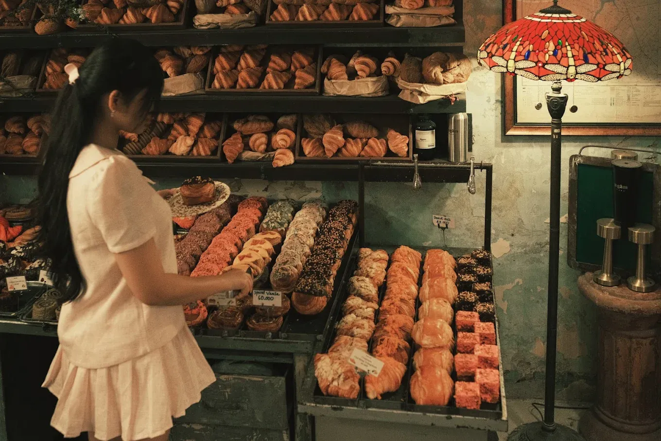 Ngâm CAFE - pastry counter