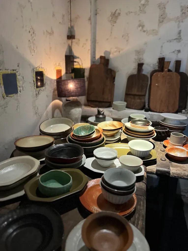Thiba Coffee - ceramic and pottery pieces