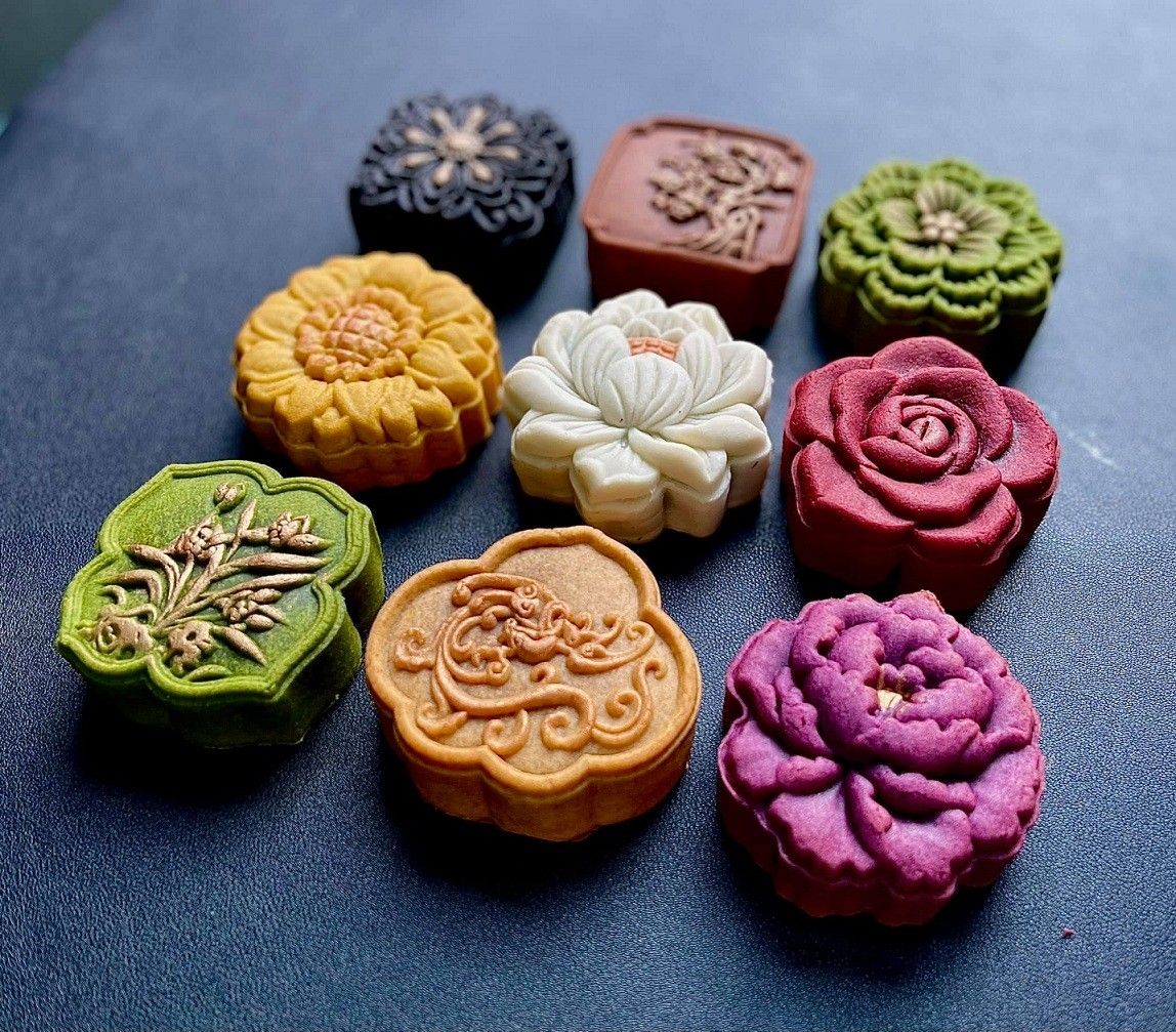 mooncakes (bánh trung thu).jpg