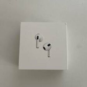 Apple AirPods 第3世代 MME73J/A 新品¥18,150 中古¥13,000 | 新品