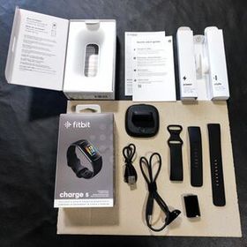 Fitbit Charge5 トラッカー(ブラック/グラファイト) GPS Suica おまけ付き 【備品完備/中古美品】