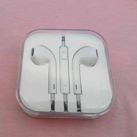 アップル(Apple)のアップル純正 イヤホン EarPods with 3.5 mmヘッドフォンプラグ(ヘッドフォン/イヤフォン)