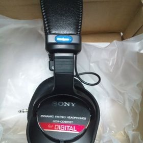 ソニー(SONY)の新品！！ ソニー MDR-CD900ST プロフェッショナル仕様ヘッドホン(ヘッドフォン/イヤフォン)