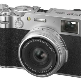 【ポイント10倍】 富士フイルム デジタルカメラ FUJIFILM X100VI [シルバー] [画素数：4020万画素(有効画素) 撮影枚数：320枚] 【P10倍】