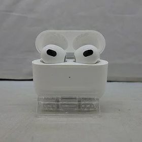 【全品ポイント10倍！要エントリー】【期間限定セール】アップル Apple AirPods（第三世代） ホワイト MME73J/A 【中古】