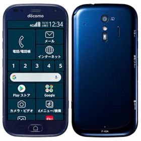 富士通 らくらくスマートフォン FCNT F-42A 32GB かんたん あんしん アウトレット 特典付 docomo版 SIMロック解除済 f42nb-a17y5 不良保証 安心保証 返金保証 送料無料 スマホ スマートフォン 携帯 携帯電話 docomo softbank au 楽天