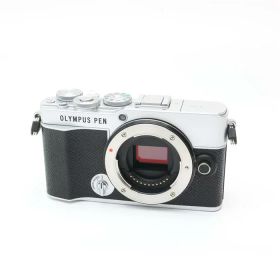 【中古】 《良品》 OLYMPUS PEN E-P7 ボディ シルバー 【ストロボメイン基板部品交換/各部点検済】【別売フラッシュ付！】 [ デジタルカメラ ]