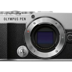 【ポイント10倍】 オリンパス デジタル一眼カメラ OLYMPUS PEN E-P7 ボディ [シルバー] 【P10倍】