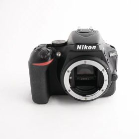 【中古】 (ニコン) Nikon D5600 ボディ【中古カメラ デジタル一眼】 ランク：B