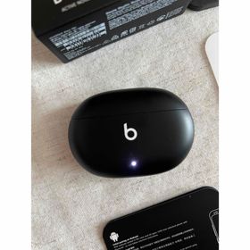 ビーツバイドクタードレ(Beats by Dr Dre)のBeats Studio Buds ブラック ワイヤレスイヤホン(ヘッドフォン/イヤフォン)