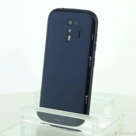 〔中古〕FUJITSU(富士通） らくらくスマートフォン 32GB ネイビー F-42A docomo 〔ネットワーク利用制限▲〕〔258-ud〕