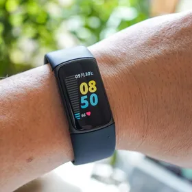 Fitbit Charge 5 新品¥13,980 中古¥8,800 | 新品・中古のネット最安値