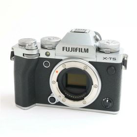 【中古】 《並品》 FUJIFILM X-T5 ボディ シルバー [ デジタルカメラ ]