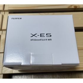 フジフイルム(富士フイルム)の【新品】FUJIFILM X-E5 XF23レンズキット シルバー(ミラーレス一眼)