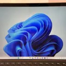 週末セールSurface Pro 9 8GB 256GB 本体ケース付 美品