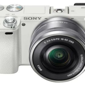 【中古】【1ヶ月保証】 ソニー SONY α6000 パワーズームレンズキット ホワイト ILCE-6000L W SDカード付き ミラーレス一眼