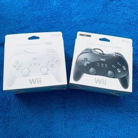 ウィーユー(Wii U)のWii Wiiu クラシック コントローラー PRO 2個 白黒セット 箱付き(家庭用ゲーム機本体)