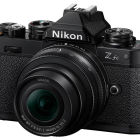 Nikon Z fc 16-50 VR レンズキット [ブラック]【お取り寄せ（5週から7週程度見込み）での入荷、発送】