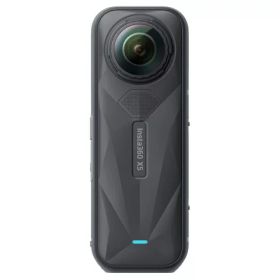 【ポイント10倍】 Insta360 ビデオカメラ Insta360 X5 エッセンシャルキット [ブラック] [タイプ：アクションカメラ 画質：8K 撮影時間：208分 本体重量：200g 撮像素子：1/1.28型] 【P10倍】