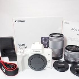 【 美品 】Canon EOS Kiss M ホワイト 15-45mmSTM 55-200mm STM 純正Wズームセット キヤノン カメラ [管CN6348]