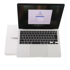 【Apple】アップル『MacBook Air / 13.3inch / 2020 / Core i3 / 8GB / 256GB / シルバー』MWTK2J/A 2020年3月発売 ノートパソコン 1週間保証【中古】