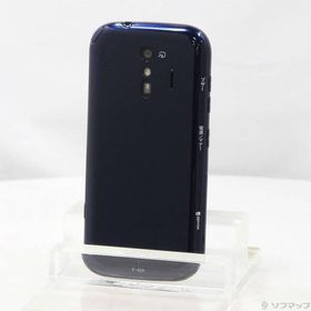 〔中古〕FUJITSU(富士通） らくらくスマートフォン 32GB ネイビー F-42A docomoロック解除SIMフリー〔377-ud〕