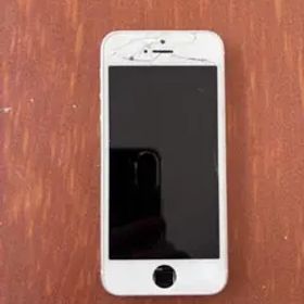 iPhone 5s シルバー 画面割れ