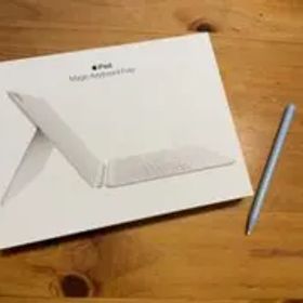 iPad Magic Keyboard Folio ホワイト