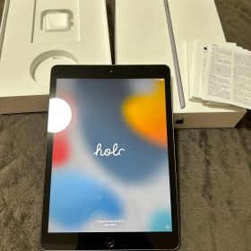 iPad 第7世代 32GB 美品！箱・キーボード型カバー付き10.2インチ