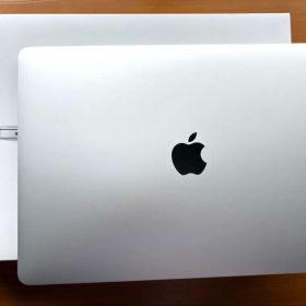 MacBook Air 本体 箱付き 8GB 256GB M1 13インチ