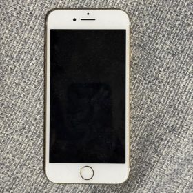 Apple iPhone 7 ゴールド