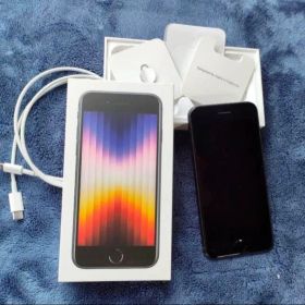 iPhone SE 第3世代 64GB ミッドナイト(ブラック) 付属品 箱