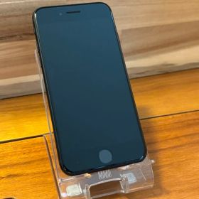 ☆美品☆iPhone SE 第3世代 (SE3) ①