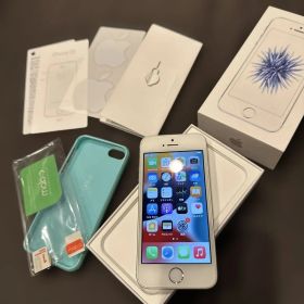 レア★Apple iPhoneSE 32GBシルバー本体ケース箱付きdocomo