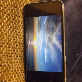 iPhone XR White 64 GB au ※SIMロック解除済 箱あり