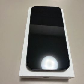 iPhone 14 Pro本体（MagSafe 対応ケース付き）