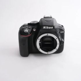 【中古】(ニコン) Nikon D5300 ボディ ブラック