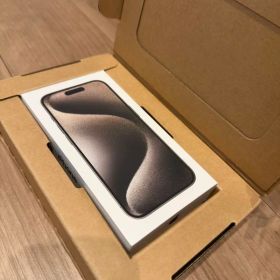 【極美品】Apple iPhone 15 Pro 本体 ナチュラルチタニウム