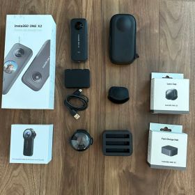 Insta360 ONE X2 アクションカメラ 本体と付属品一式
