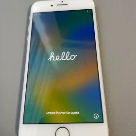 Apple iPhone 8 ホワイト64GB